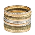 Set aus neun gestapelten vergoldeten Armreifen mit verschiedenen Metalltexturen und Farben - 16er-Set / Mehrfarbig gemischt (Gold/Silber/Bronze)