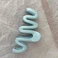 Elegant wavy large shark hair claw in light blue finish with glossy resin surface - Wave Blue-10.5cm