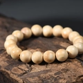 Natural milky wood bead bracelet in creamy white with smooth grain and Zen style finish - Milk Scented Wood Special Style / 10mm 19 Beads
