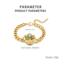 Detail eines 18K vergoldeten Leopard-Kopf-Armbands aus Edelstahl mit grünen Augen - Goldenes Pantherkopf Panzerketten Armband (KB203055-MZOZ)