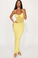 Dettaglio dell'abito lungo giallo limone in rete con tagli in vita e scollo all'americana - XS / Giallo