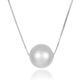 Detailansicht eines glänzenden Silberperlen-Anhängers an einer klassischen venezianischen Kette - Mittel / Silber