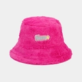 Détail du chapeau bob rose vif en peluche avec broderie Happy et fausse fourrure douce - M (56-58cm) / Rose rouge