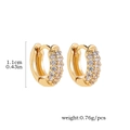 Detailansicht der Goldohrringe mit Zirkonia, Maße 1,1 cm und Gewicht 0,76 g werden gezeigt - 1.1cm Gold