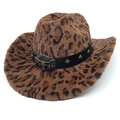 Détail chapeau de cow-boy léopard avec sangle en cuir, clous et boucle tête de taureau - M (56-58cm) / Couronne Droite Marron Foncé