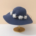 Détails de texture du chapeau de soleil bleu foncé avec fleurs blanches et corde - Adulte 55-58cm / Yeux Bleu Marine