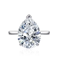 Verstellbarer Ring aus Silber mit birnenförmigem Rubin und elegantem Wassertropfen-Edelstein - Einstellbar Offen / Klarer Zirkonia-Stil
