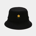 Dettaglio di un cappello da pescatore nero in cotone con ricamo a fiore giallo e tesa cucita - M (56-58cm) / Nero
