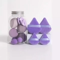 Paarse make-up spons set met blender pot en driehoekige poederdonsjes in studio licht - Pot + 14-delige set / Paars