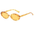 Retro oval sunglasses in tortoise shell frame with orange lenses and street style - Leopard Yellow