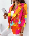 Dettaglio di un blazer a stampa colorata con revers e bottoni metallici sulla manica - S / Rosso e Giallo