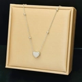 Collar de lujo francés de acero de titanio con colgante de corazón y cuentas de plata - Plateado