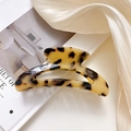 Elegant amber tortoiseshell acetate moon hair claw clip on beige silk background - 10.5cm / Beige Tortoise Shell