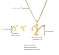 Dettaglio del set di gioielli in acciaio inossidabile dorato con collana e orecchini Y - Lettera Y / Oro