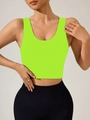 Détail du débardeur de sport court vert fluo avec col en U et tissu très élastique - Vert Fluorescent