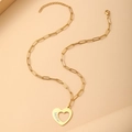 Collana in acciaio dorato con ciondolo a cuore inciso Mother e catena a graffetta - Stile Madre