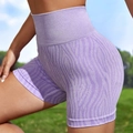 Dames sportshort met hoge taille in lichtpaars zebra-print en naadloos ontwerp - S / Bottoms / Lavendel