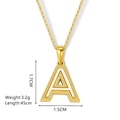 Detailweergave van 18K vergulde ketting met letter A-hanger en wit schelp-materiaal - Letter A(S-P003-A)