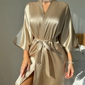 Peignoir élégant en satin de soie champagne pour femme avec ceinture et col en V - S / Khaki