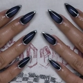 Uñas postizas ojo de gato azul oscuro con borde plateado y forma de stiletto - Estilo Ojo de Gato Azul Oscuro Borde Plateado (JP3566)