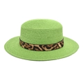 Dettaglio del cappello di paglia verde chiaro con trama intrecciata e nastro leopardato - M (56-58cm) / Verde Frutta