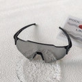 Gafas de sol deportivas infantiles con montura negra y lentes grises para ciclismo - Montura Negra Lentes de Espejo Plateado