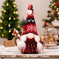 Gnomo di Natale con cappello rosso lavorato a maglia e bastoncino di zucchero festivo - Gnomo Femmina con Bastoncino di Zucchero
