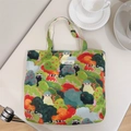 Vista piatta di borsa tote in tela con illustrazione di gatto della foresta e etichetta - Gatti della Foresta