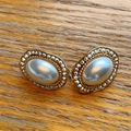 Vintage 18K gold plated oval pearl stud earrings with twisted rope metal border - E2566 Premium Imitation Shell Pearl White Edge