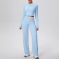 Détail de l'ensemble de yoga bleu clair avec manches à passe-pouce et pantalon taille haute - Bleu Ciel