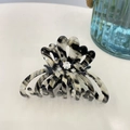 Elegant floral acetate hair claw clip with rhinestones and black white pattern - Black Gold Impression - Rhinestone