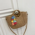 Böhmische Halbmond-Strohhandtasche in Natur mit bunten Quasten und Pompons - Khaki