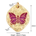 Goldener Schmetterling-Anhänger mit rosa Emaille und Hammerschlag-Struktur - Dunkelrosa Emaille Gehämmerter Schmetterling