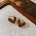 Retro caramel enamel heart earrings with gold hooks on a textured white fabric surface - Dark Coffee Heart Enamel Style (2# Dark Coffee-Heart Enamel Buckle)