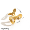 Dettaglio dell'anello a onde irregolari placcato oro 18k largo 27mm e alto 21mm - Stile Irregolare Largo (TR4344) / Oro