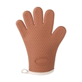 Brown silicone oven mitt with anti-slip heart texture and white fabric hanging loop - 105g Version / Caramel color