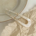 Elegante horquilla de acetato en forma de U con textura de mármol blanco y diseño francés - Falso Acetato Beige