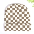 Braune und weiße Beanie-Mütze mit Karomuster und modischem Jacquard-Strick - Einheitsgröße / Braun