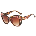 Baroque cat-eye sunglasses with tortoiseshell frames and pink floral metal decorations - Tortoise Frame Brown Gradient