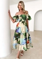 Dettaglio dell'elegante stampa floreale tropicale e dell'orlo a balze del vestito maxi - Pittura a Olio Verde Scuro
