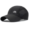 Berretto sportivo nero leggero con pannelli in rete e stampa logo traspirante - Nero