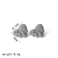 Orecchini a cuore in acciaio argentato con trama a pieghe e motivo radiale a conchiglia - Stile Pieghettato a Cuore Argento (TE6960-S)
