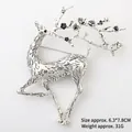 Detailansicht der Vintage-Elchbrosche in Silber mit Pflaumenblüten-Geweih, 6,3x7,8 cm - Silber