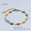 Bracciale in acciaio dorato con ciondoli margherite colorate e catena con cuore - Fiori Multicolore/Catena Dorata