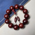 Bracciale da preghiera in sandalo rosso scuro con 12 perle lucide e ciondolo a zucca - Stella d'Oro Alta Densità 20mm*12 Perle (Stile Dzi)