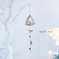Decorazione natalizia nordica in legno con renna intagliata e dettagli di pigne naturali - Cedro in Legno