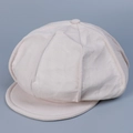 Detalle de gorra octogonal de algodón con costuras visibles y botón superior - M (56-58cm) / Beige