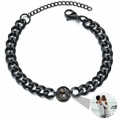 Vista macro del bracciale con proiezione nera con catena cubana e pietra fotografica - Nero - Bracciale Personalizzato