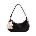 Sac hobo chic en cuir PU noir avec un joli pendentif d'ours en peluche blanc - Noir avec Charme