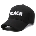 Klassische schwarze Baseballkappe mit weißem BLACK-Stickerei und gebogenem Schirm - Schwarz Mit Weißer Stickerei